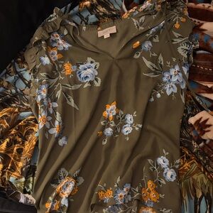 LOFT Olive Floral V‑Neck Short Sleeve Blouse with Blue & Yellow Flowers